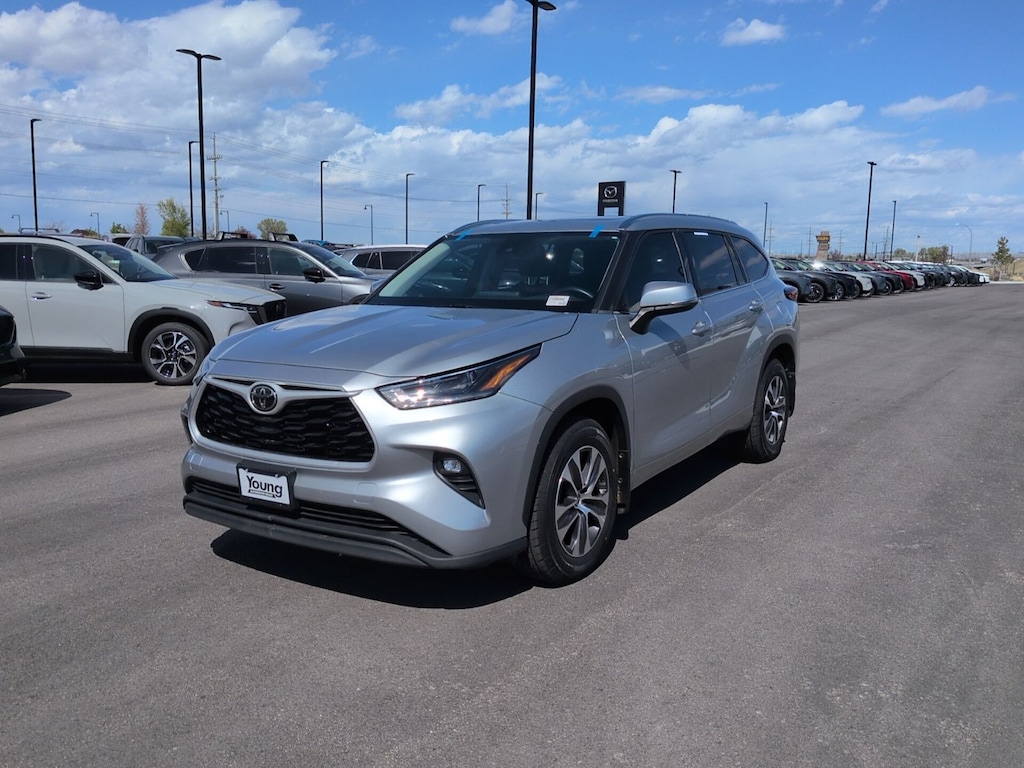 Used 2021 Toyota Highlander XLE SUV