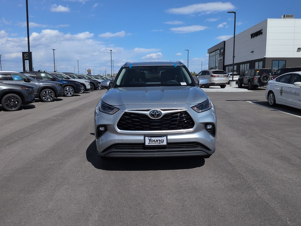 Used 2021 Toyota Highlander XLE SUV