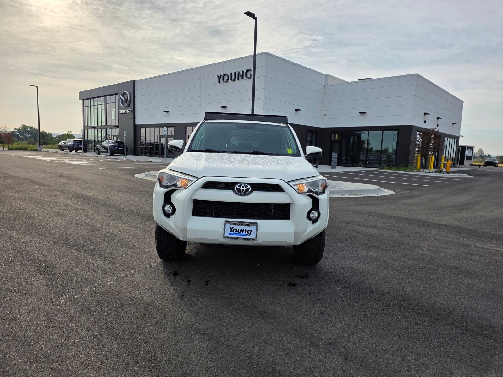 2019 Toyota 4Runner SR5 photo 2