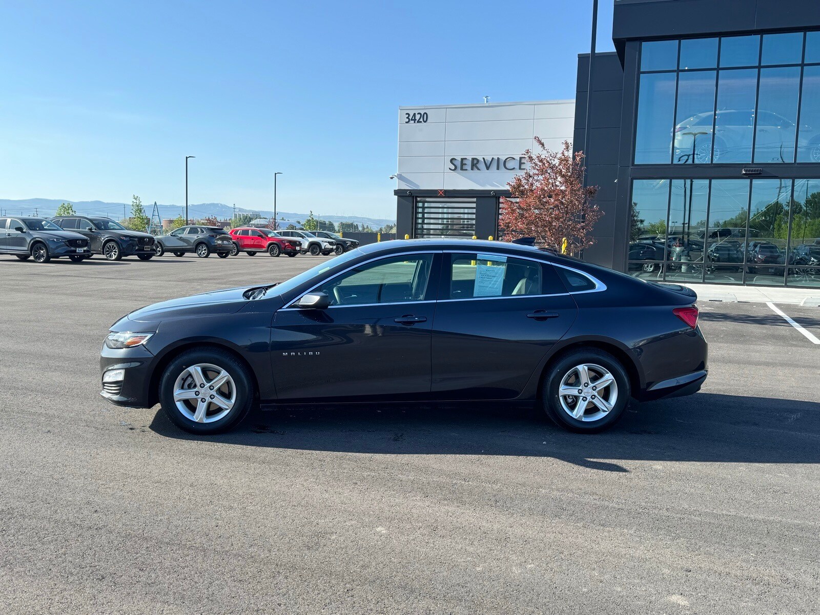 2023 Chevrolet Malibu 1LT photo 2