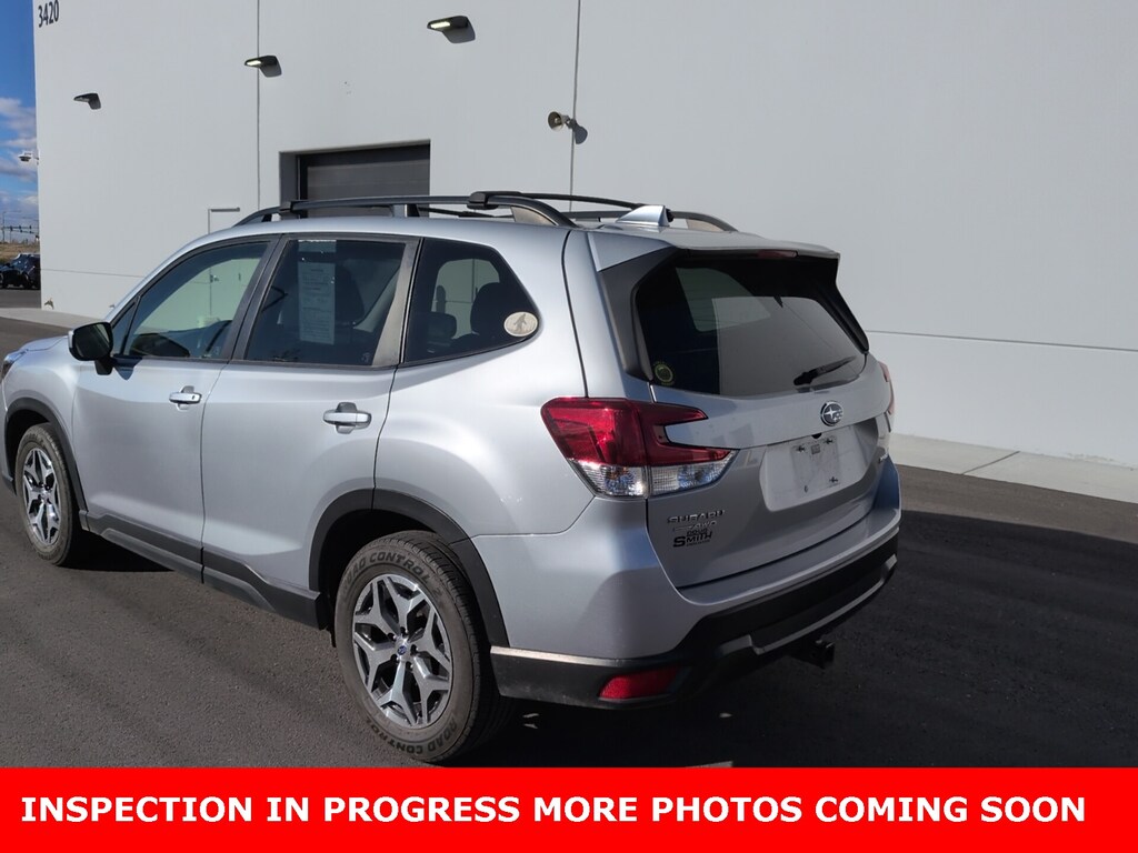 2021 Subaru Forester Premium photo 4