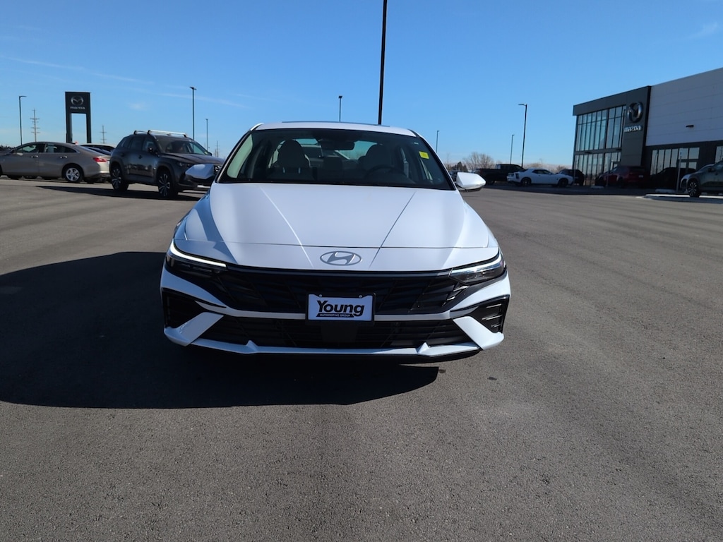 Used 2025 Hyundai Elantra Hybrid Limited Sedan