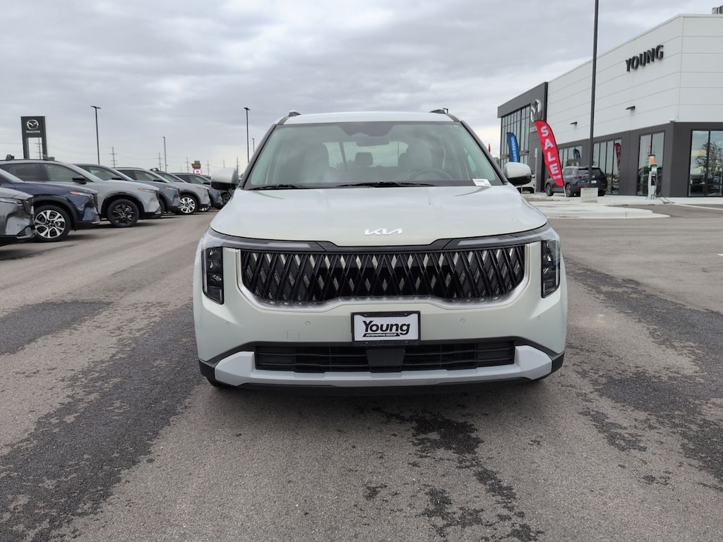 Used 2025 Kia Carnival EX Minivan/Van