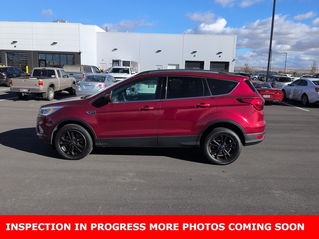 2019 Ford Escape SEL photo 3