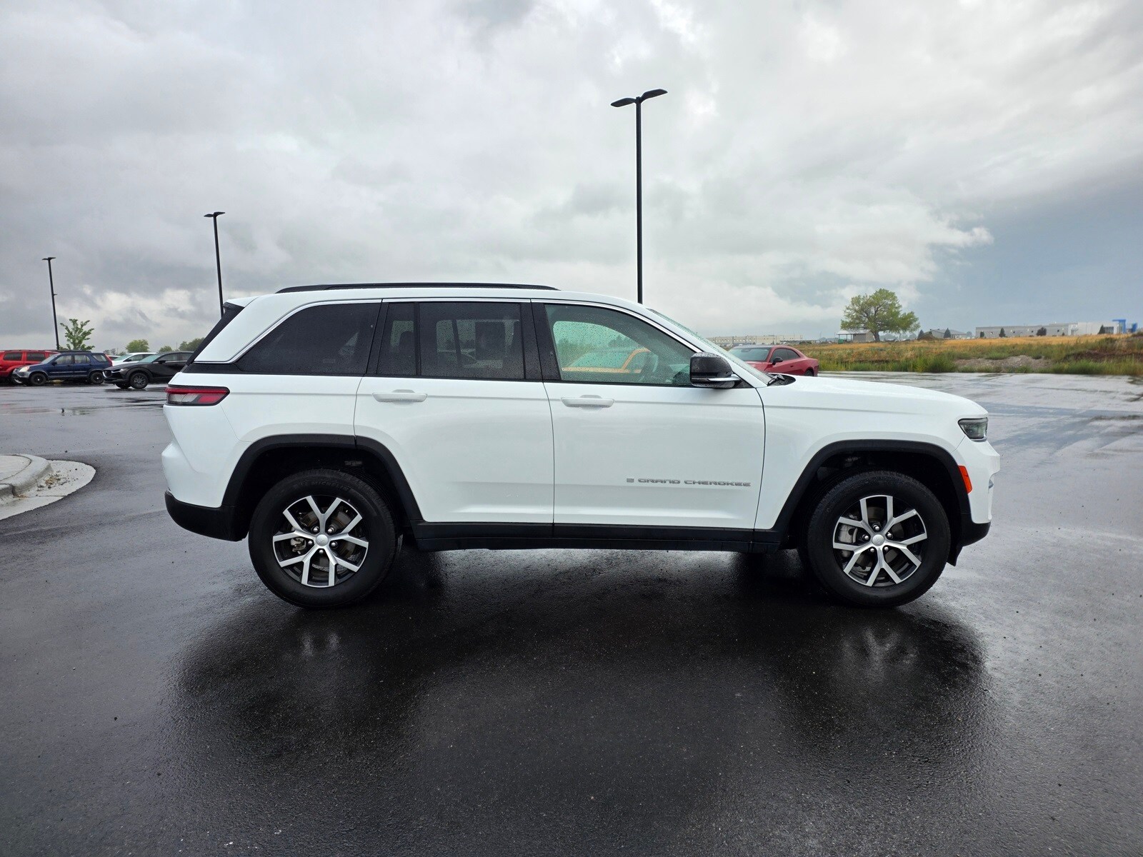 2024 Jeep Grand Cherokee Limited photo 3