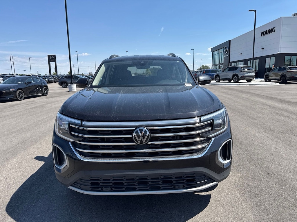 Used 2024 Volkswagen Atlas 2.0T SE w/Technology SUV