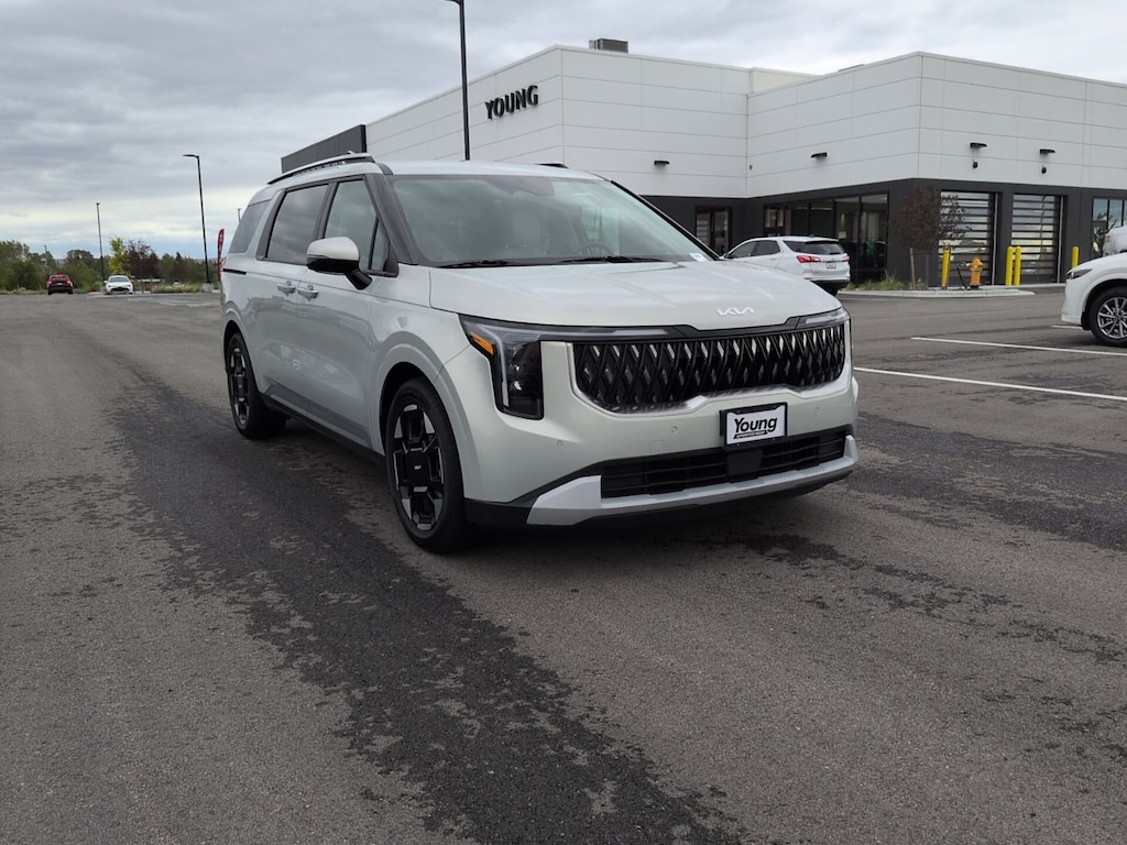 Used 2025 Kia Carnival EX Minivan/Van