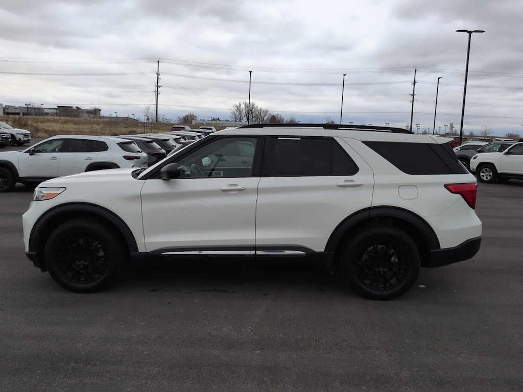 2020 Ford Explorer XLT photo 3