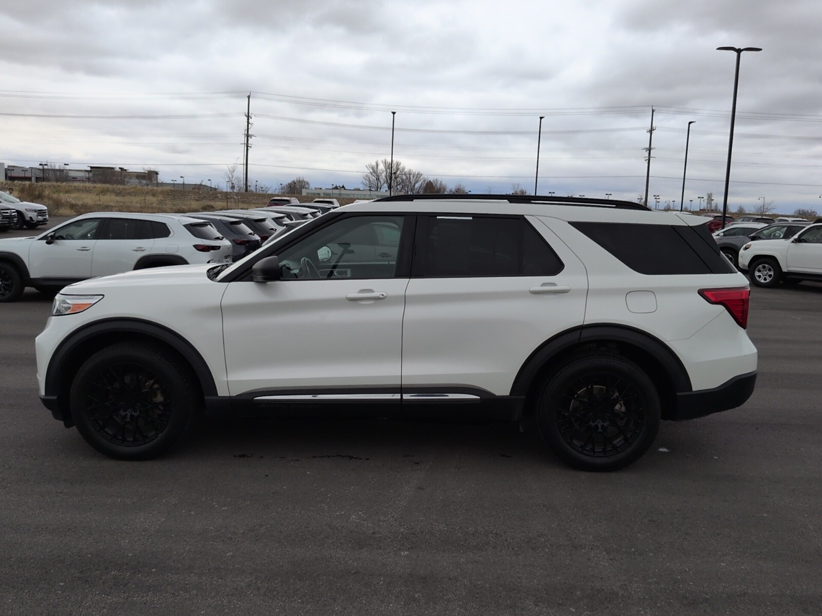 2020 Ford Explorer XLT photo 3