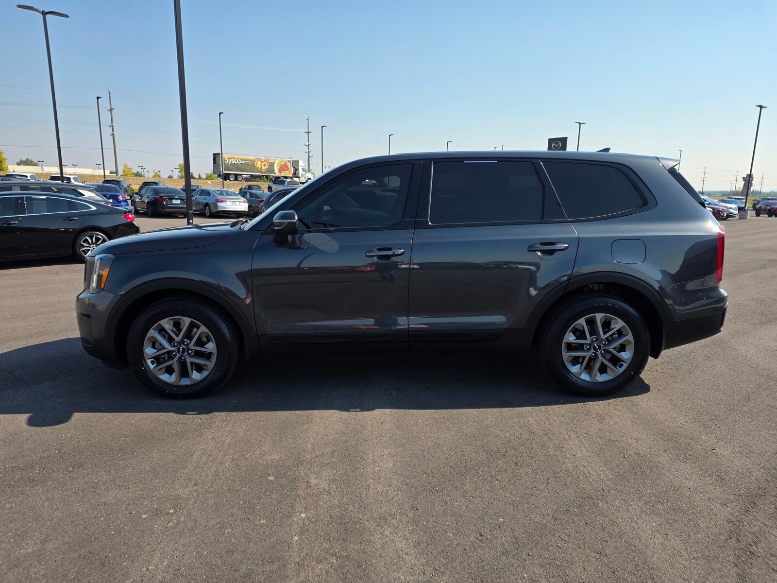 2023 Kia Telluride LX photo 2