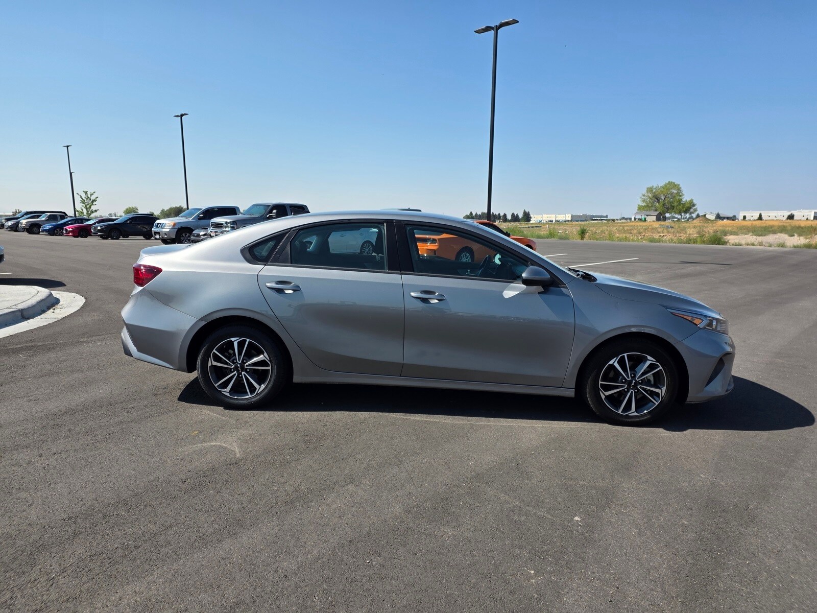 2023 Kia Forte LXS photo 2