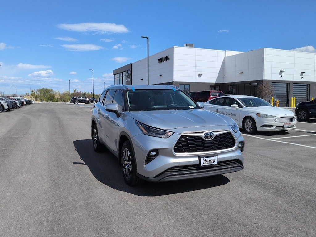 Used 2021 Toyota Highlander XLE SUV