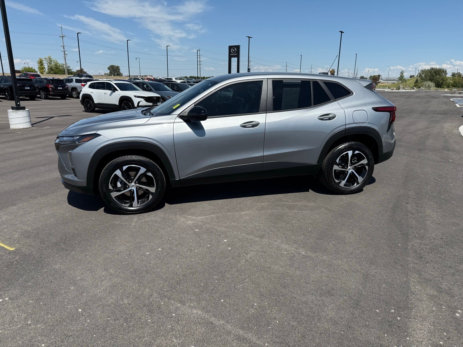 2025 Chevrolet Trax photo 3