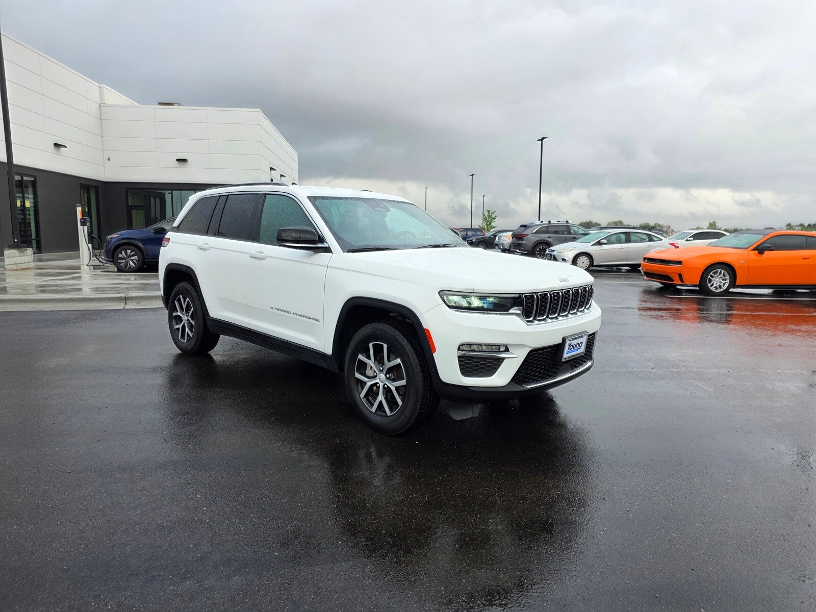 2024 Jeep Grand Cherokee Limited photo 2