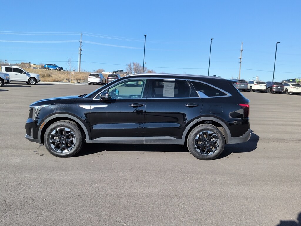 Used 2024 Kia Sorento S SUV