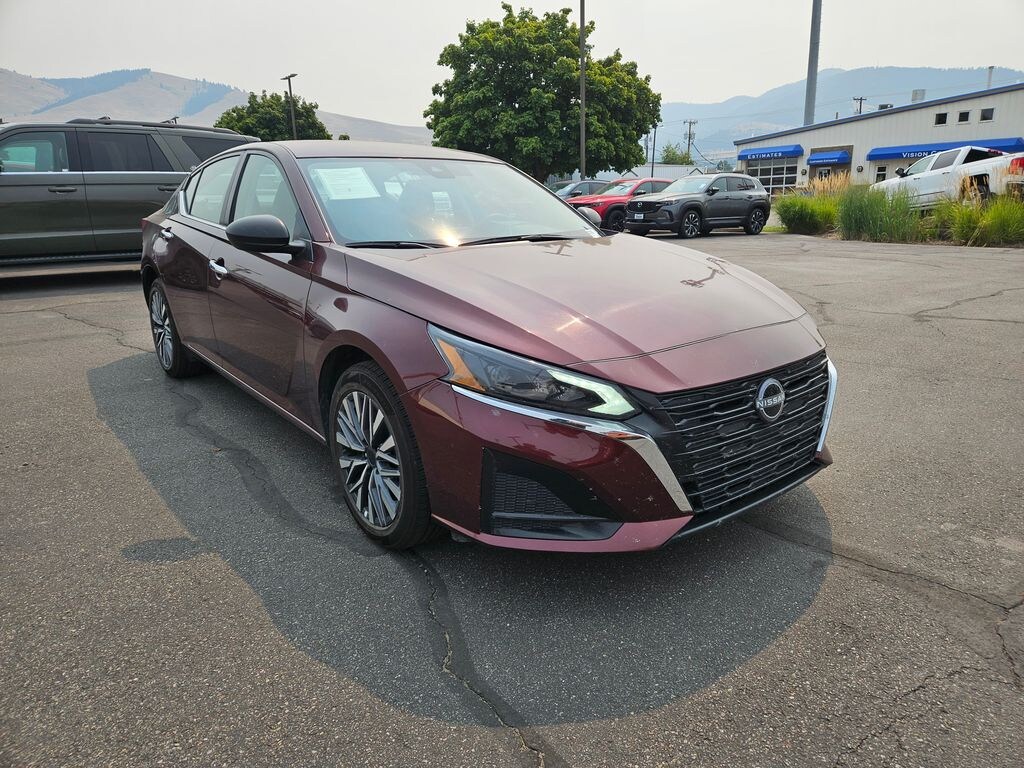 Used 2025 Nissan Altima 2.5 SV Sedan
