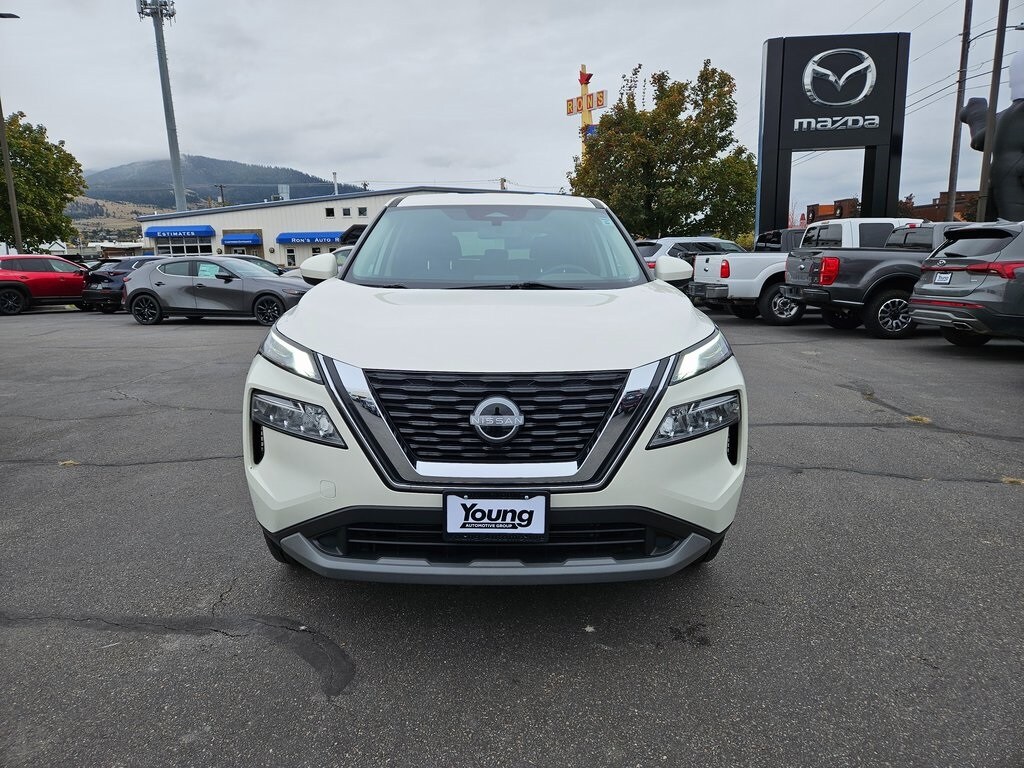 2023 Nissan Rogue SV photo 2