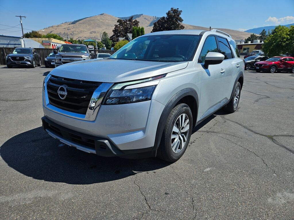 Used 2025 Nissan Pathfinder SL SUV