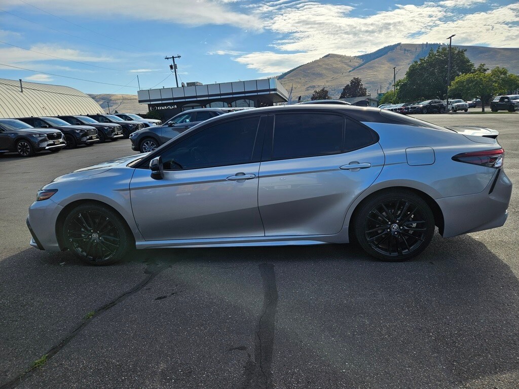 2021 Toyota Camry XSE photo 4