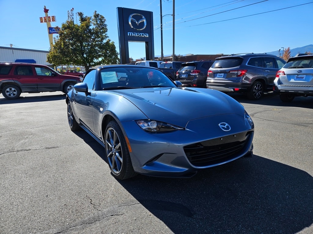 2017 Mazda MX-5 Miata Miata Grand Touring photo 2