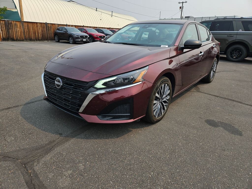 Used 2025 Nissan Altima 2.5 SV Sedan