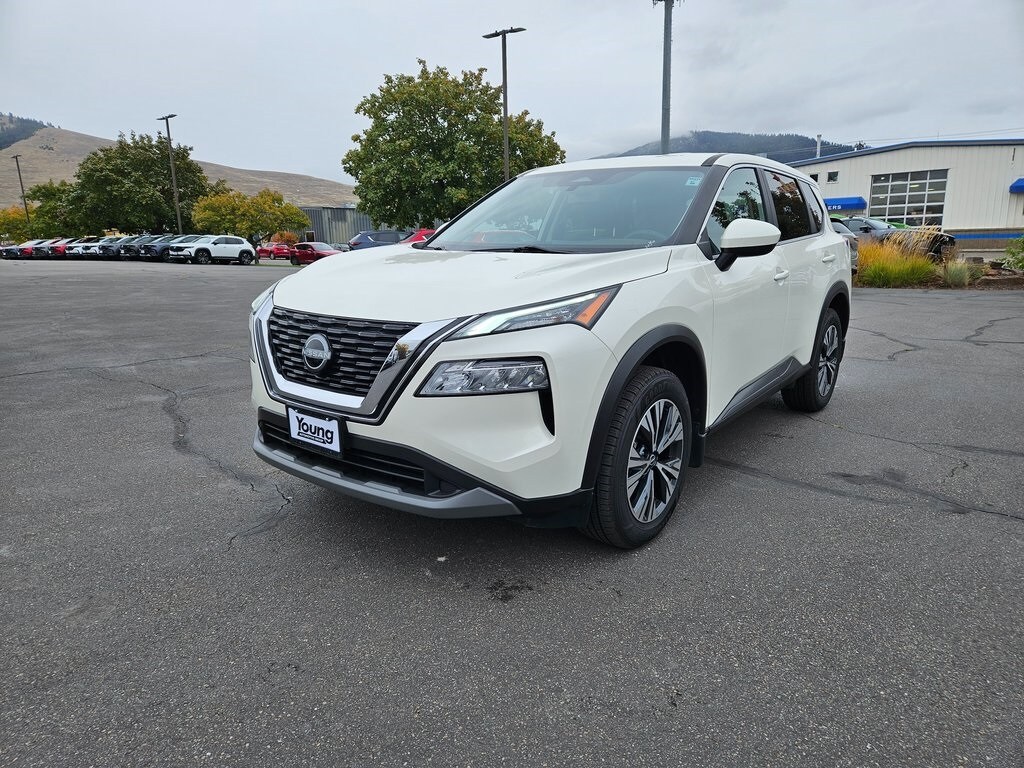 2023 Nissan Rogue SV photo 3