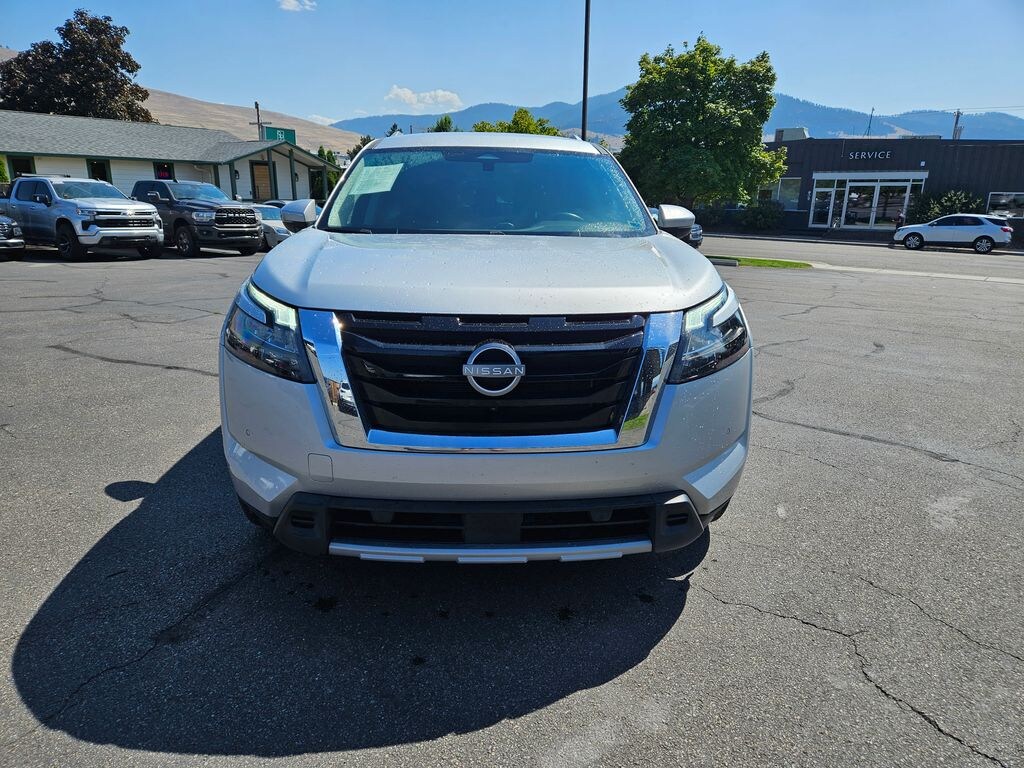 Used 2025 Nissan Pathfinder SL SUV