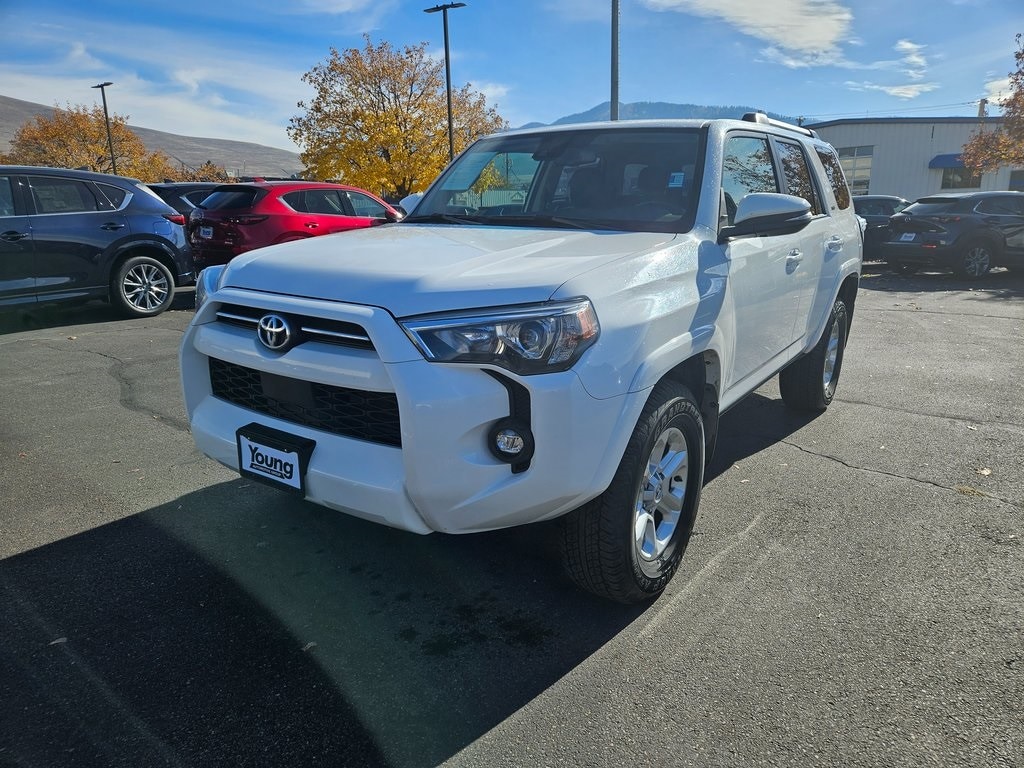 2024 Toyota 4Runner SR5 Premium 4WD photo 3