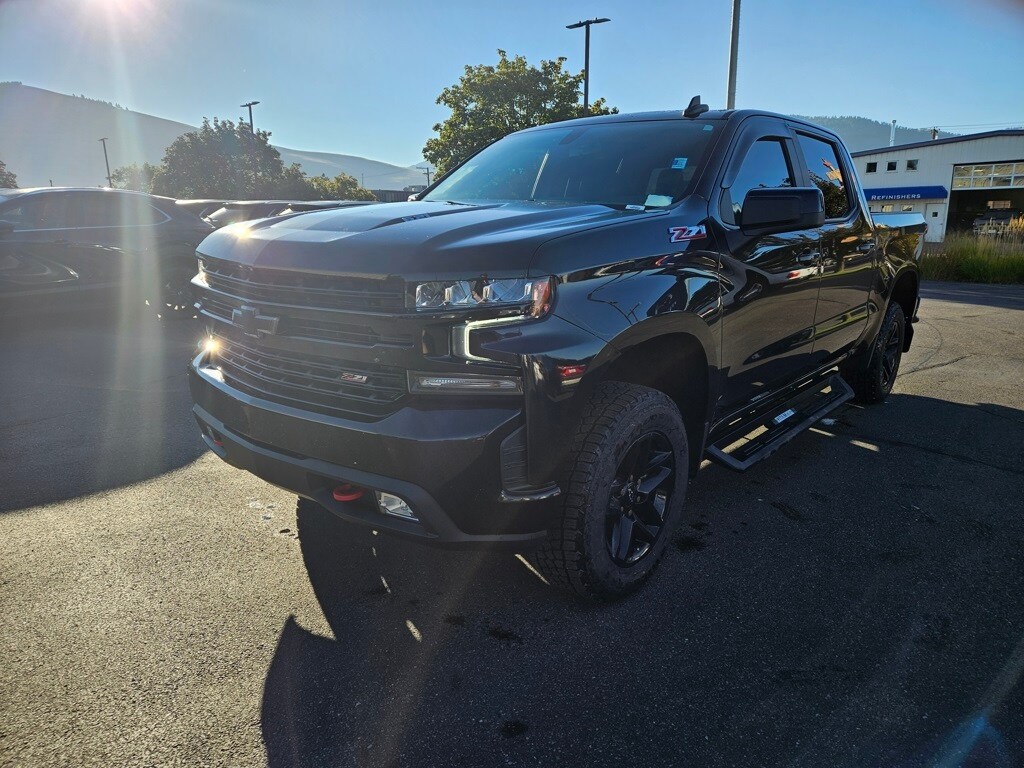 2021 Chevrolet Silverado 1500 LT Trail Boss Midnight Edition photo 3