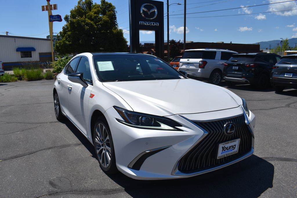 2020 LEXUS ES
