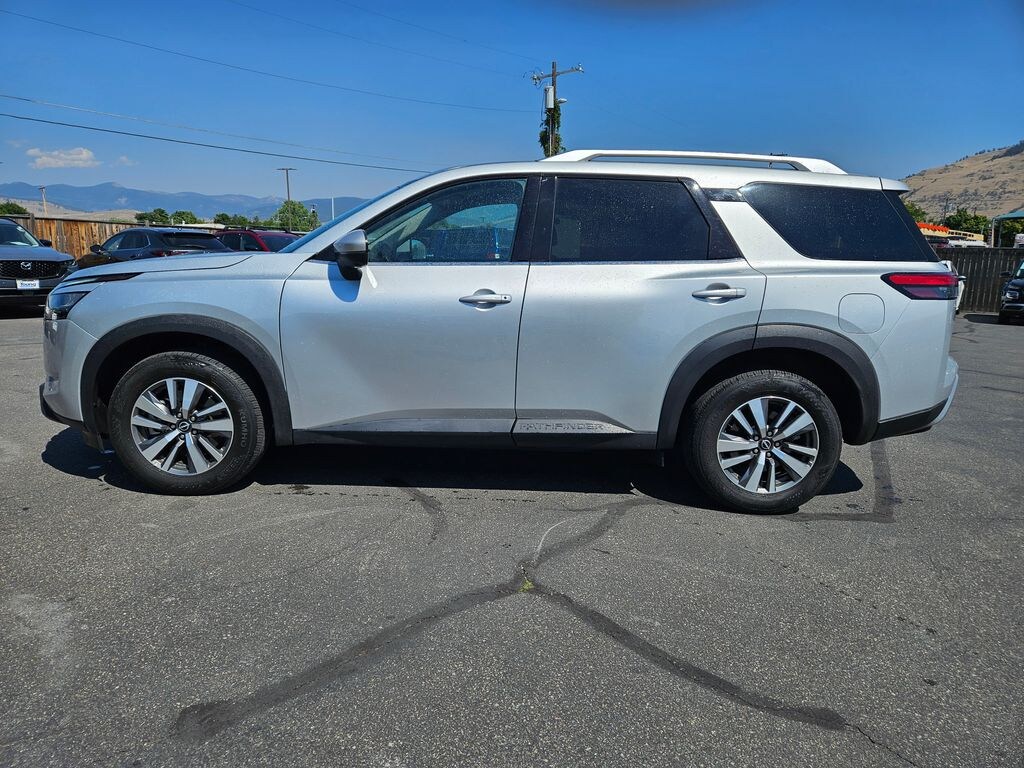 Used 2025 Nissan Pathfinder SL SUV