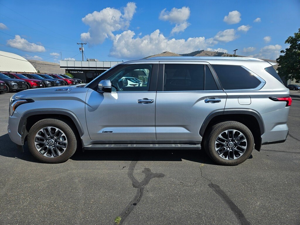 2024 Toyota Sequoia photo 4