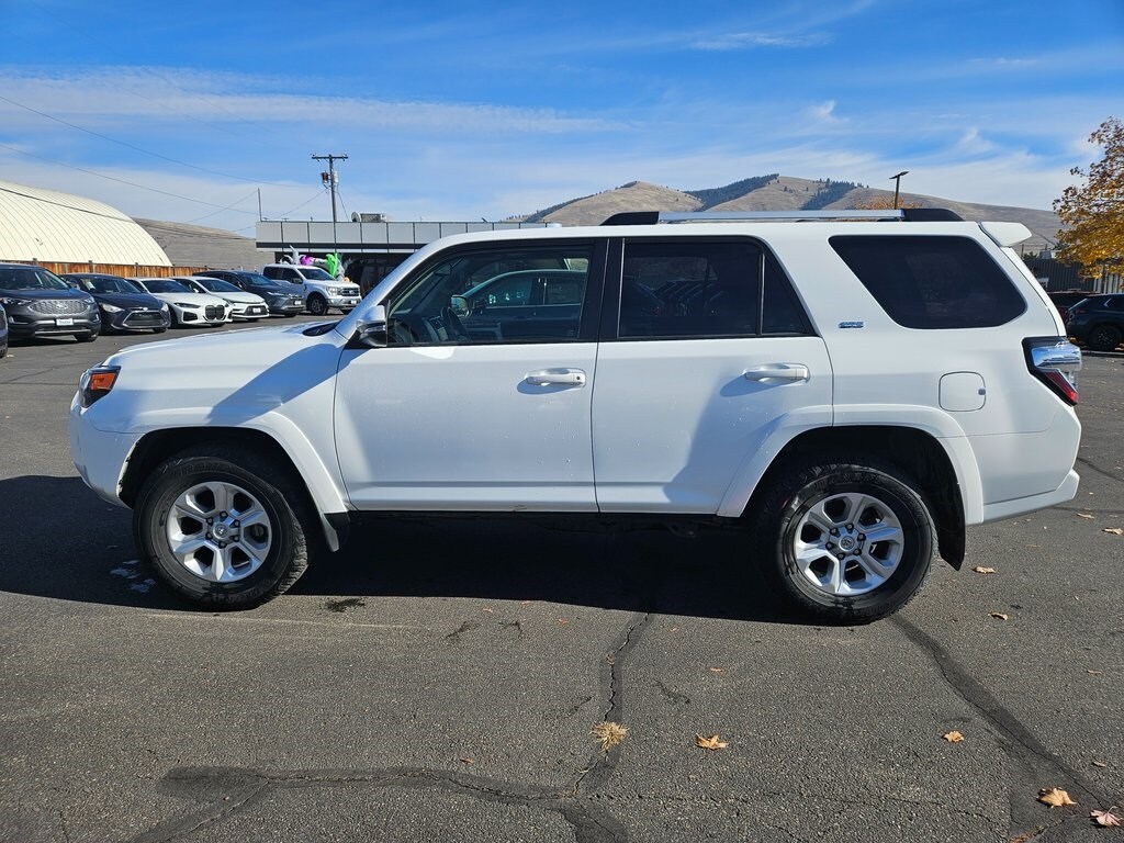 2024 Toyota 4Runner SR5 Premium 4WD photo 4