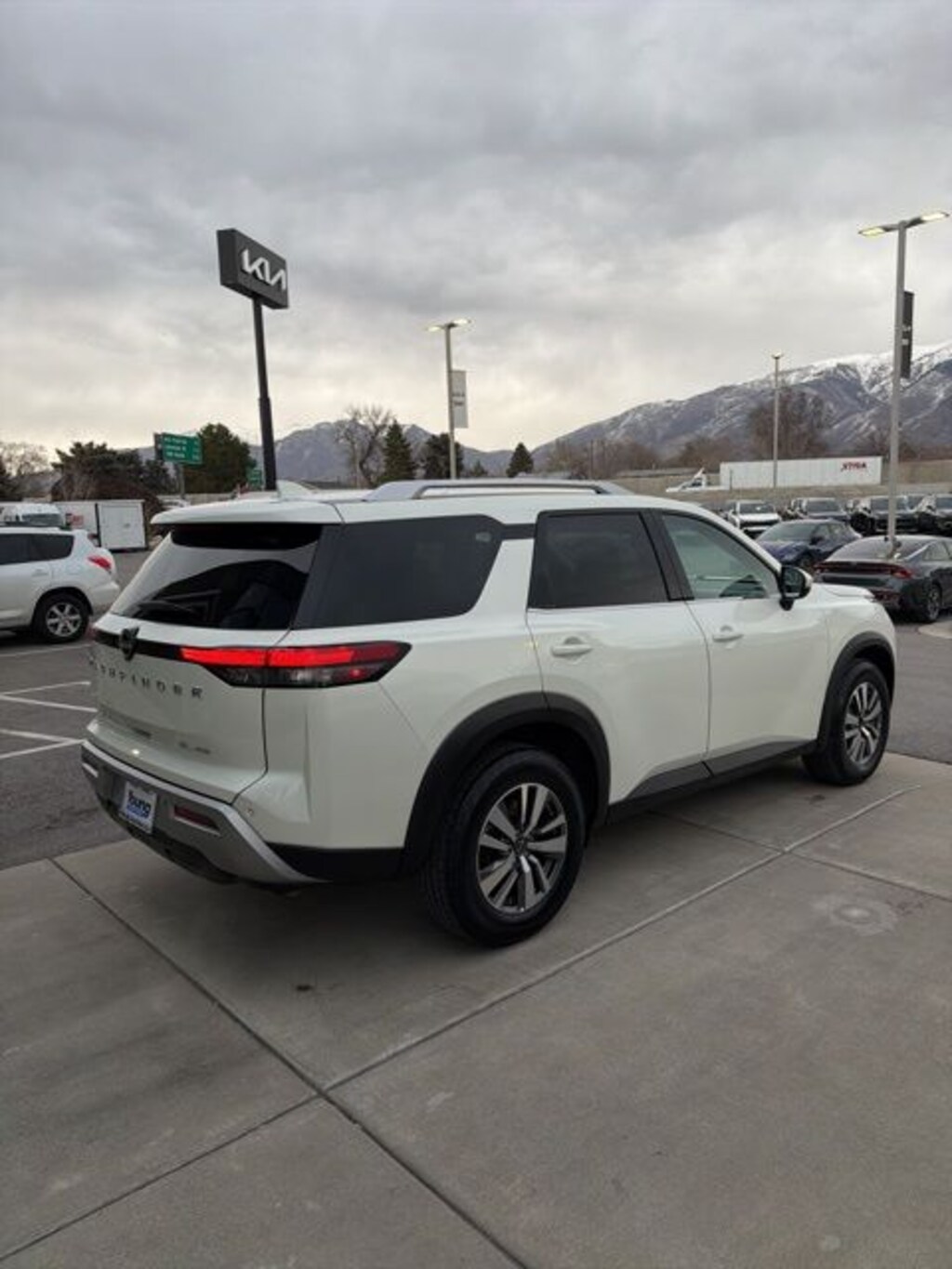 Used 2023 Nissan Pathfinder SL SUV