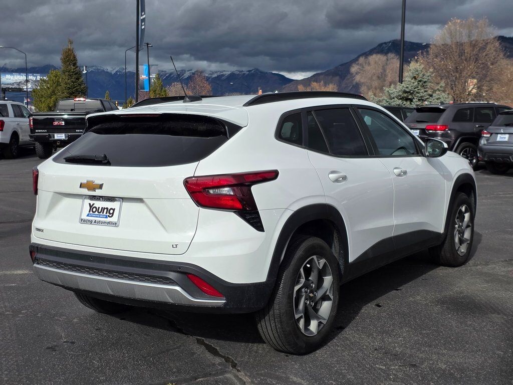 Used 2024 Chevrolet Trax LT SUV