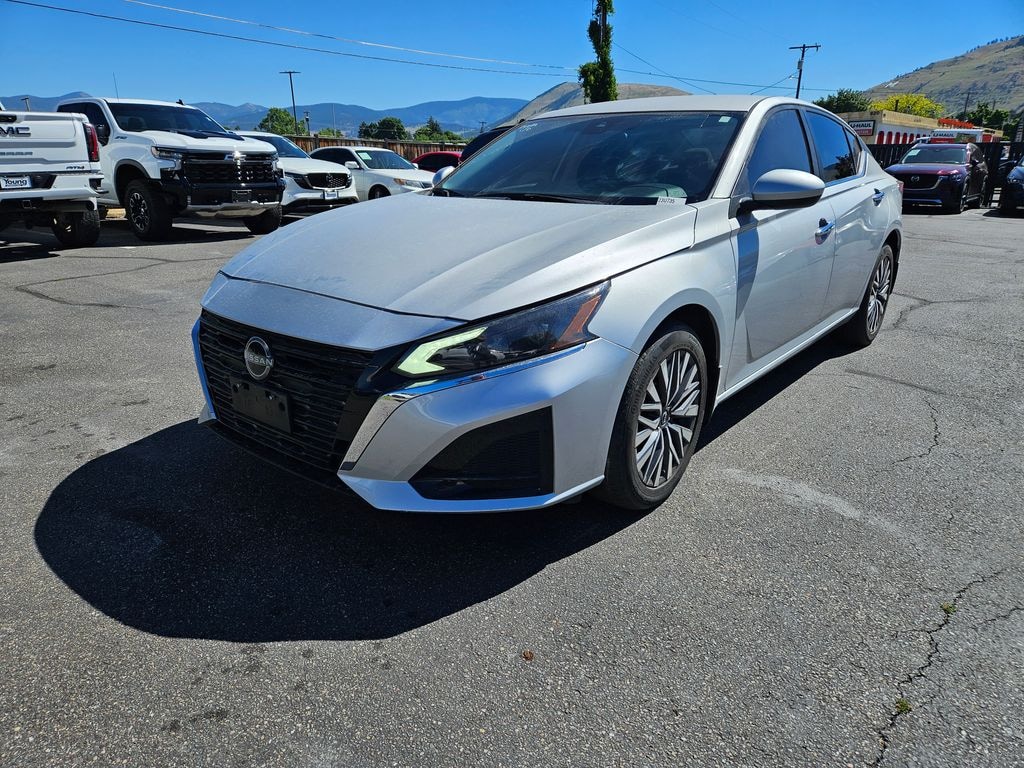 Used 2023 Nissan Altima 2.5 SV Sedan