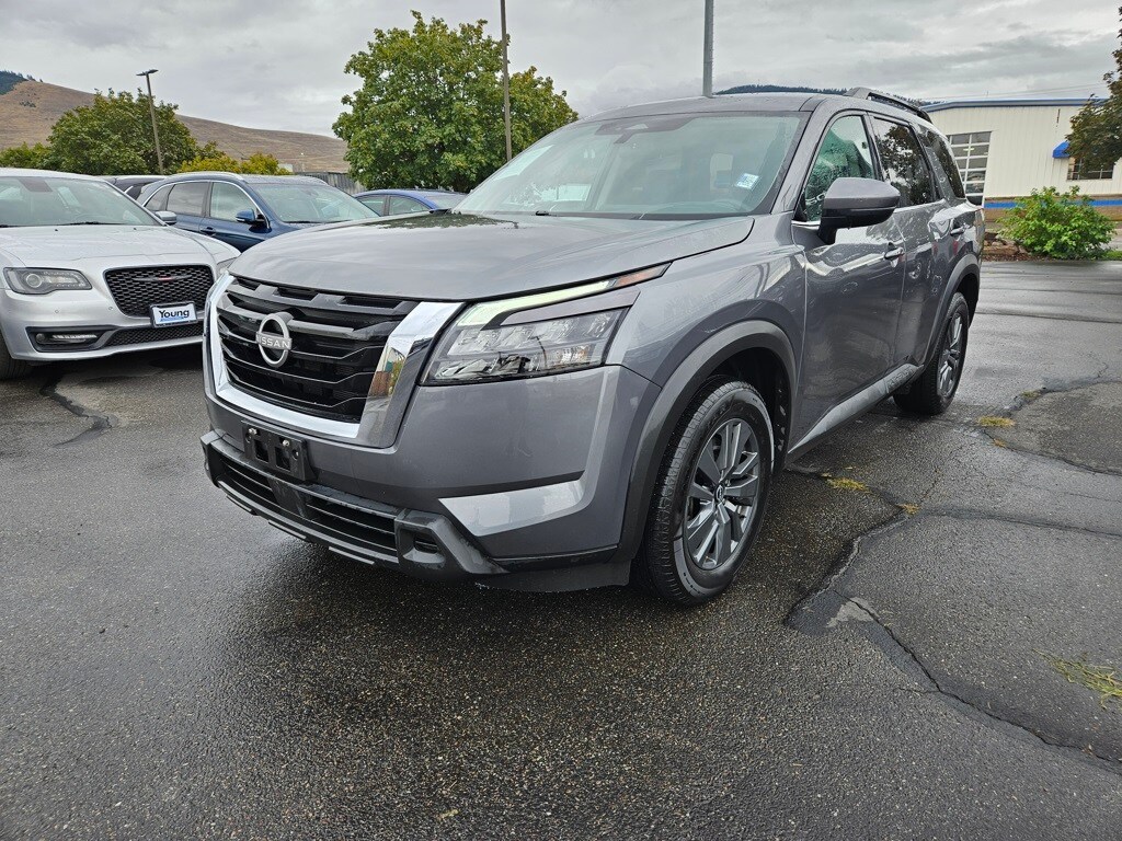 2024 Nissan Pathfinder SV photo 2