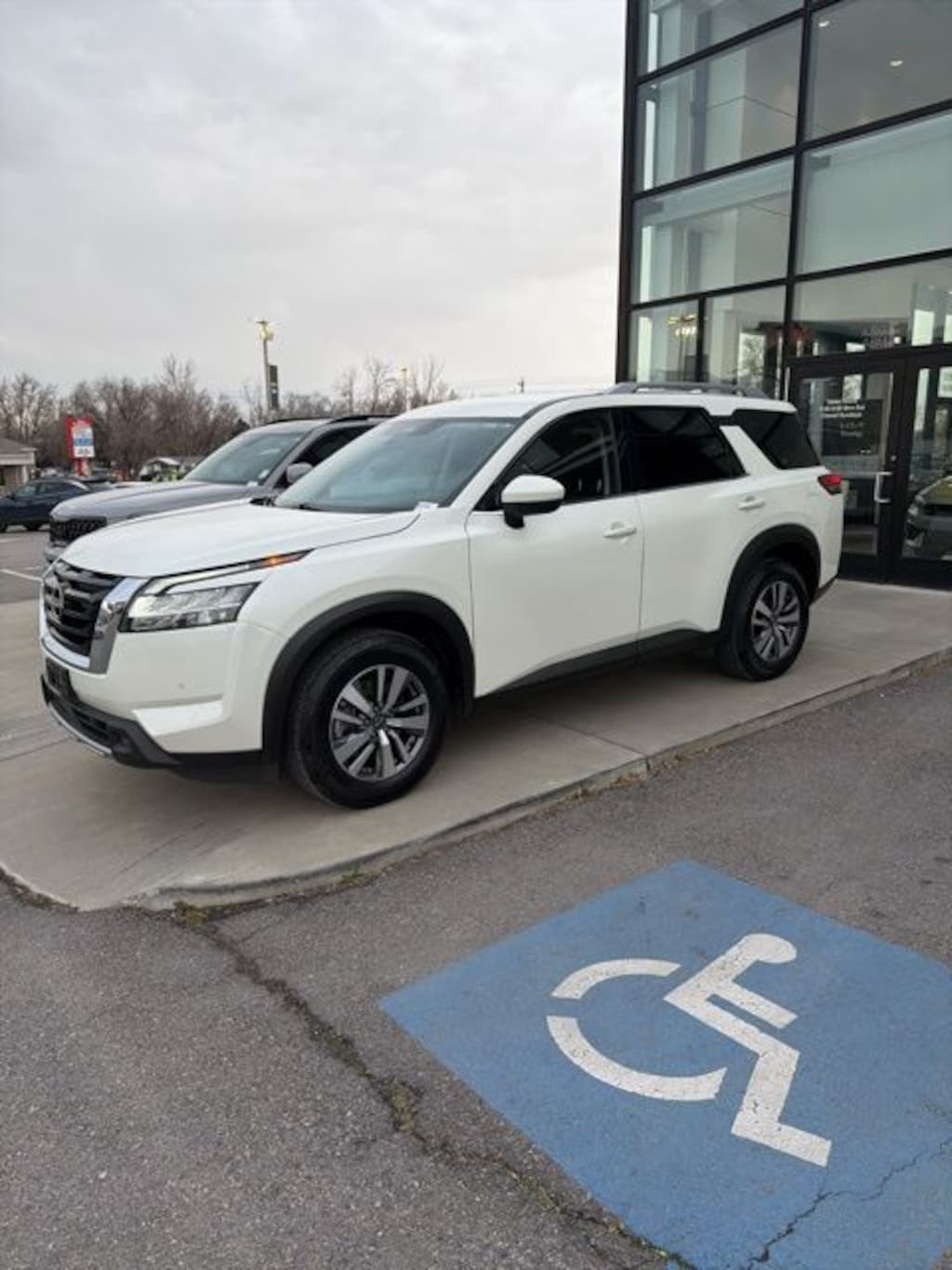 Used 2023 Nissan Pathfinder SL SUV