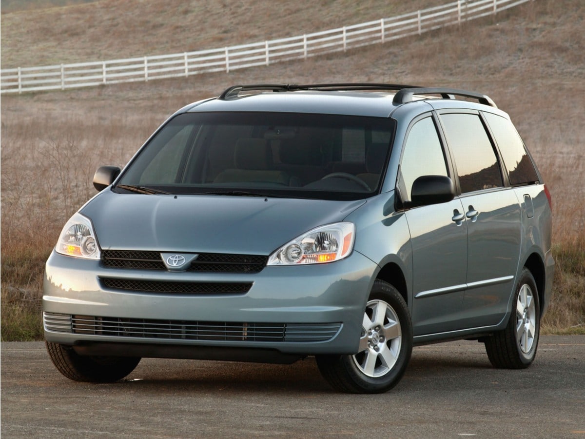 2004 Toyota Sienna LE 7-Passenger's photo