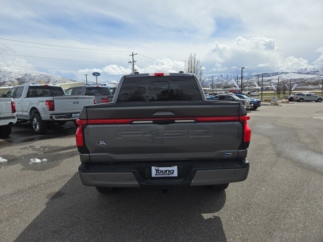 2024 Ford F-150 Lightning Lariat photo 4
