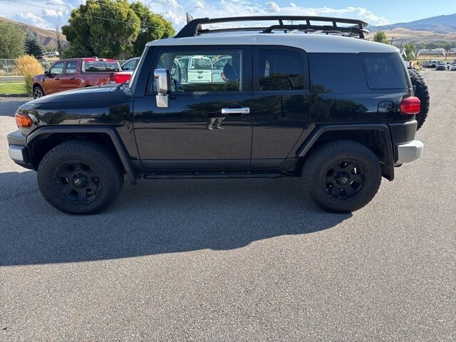2008 Toyota FJ Cruiser Base photo 2
