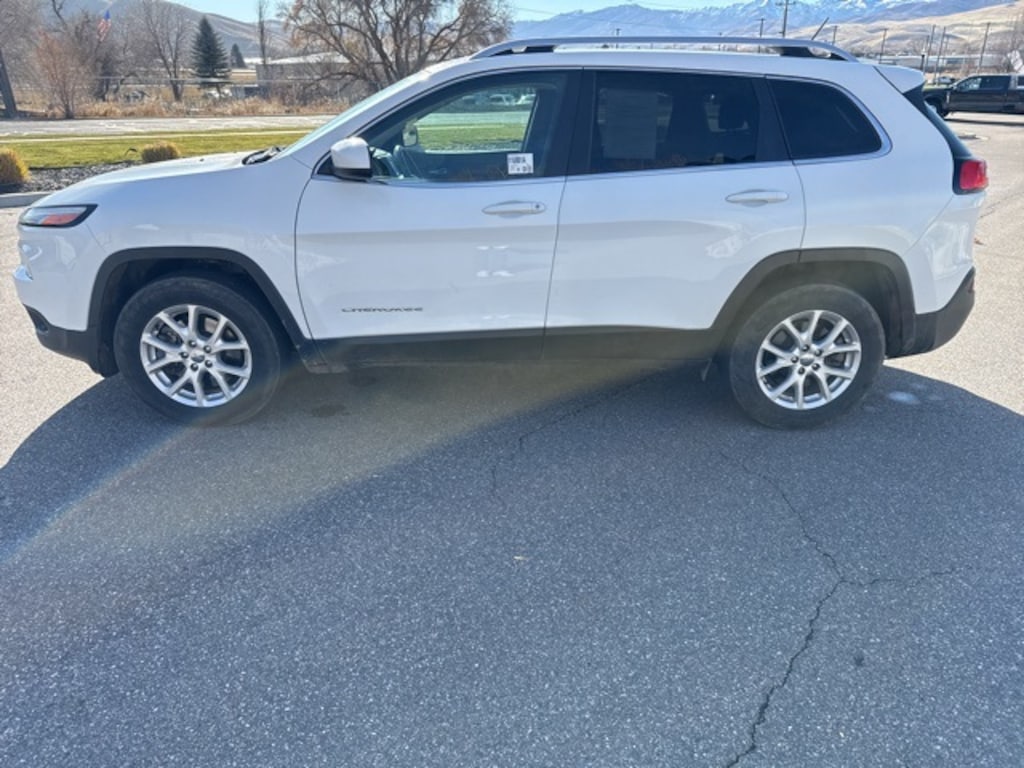 Used 2016 Jeep Cherokee Latitude SUV