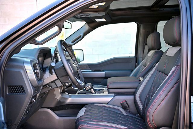 2025 Ford F-150 XLT - Photo 18