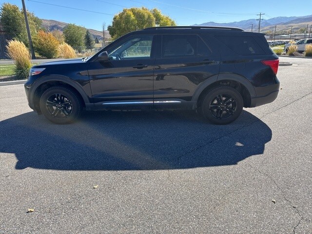 2022 Ford Explorer XLT photo 3