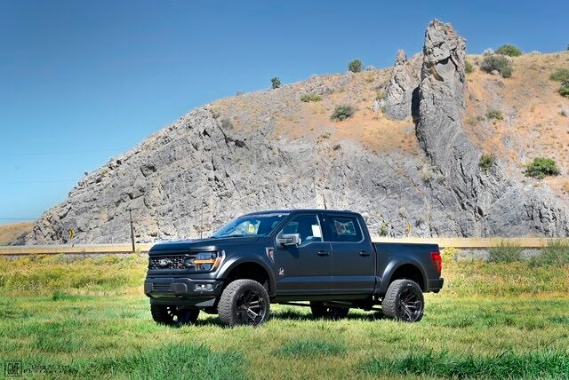 2025 Ford F-150 XLT photo 3