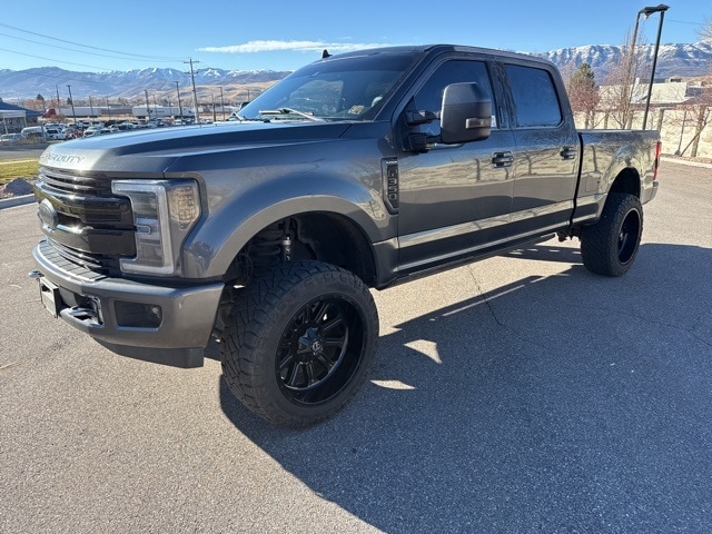 2019 Ford F-350 Super Duty Platinum's photo