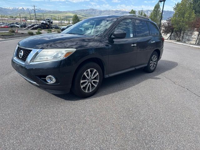 2016 Nissan Pathfinder SV 4WD's photo