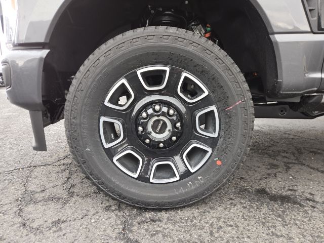 2026 Ford F-350 Super Duty Platinum - Photo 12