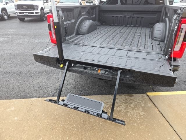 2026 Ford F-350 Super Duty Platinum - Photo 6