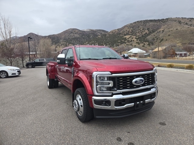 2026 Ford F-450 Super Duty King Ranch's photo